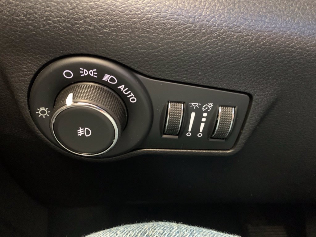 Used 2023 Jeep Compass Limited AWD/4WD image 9