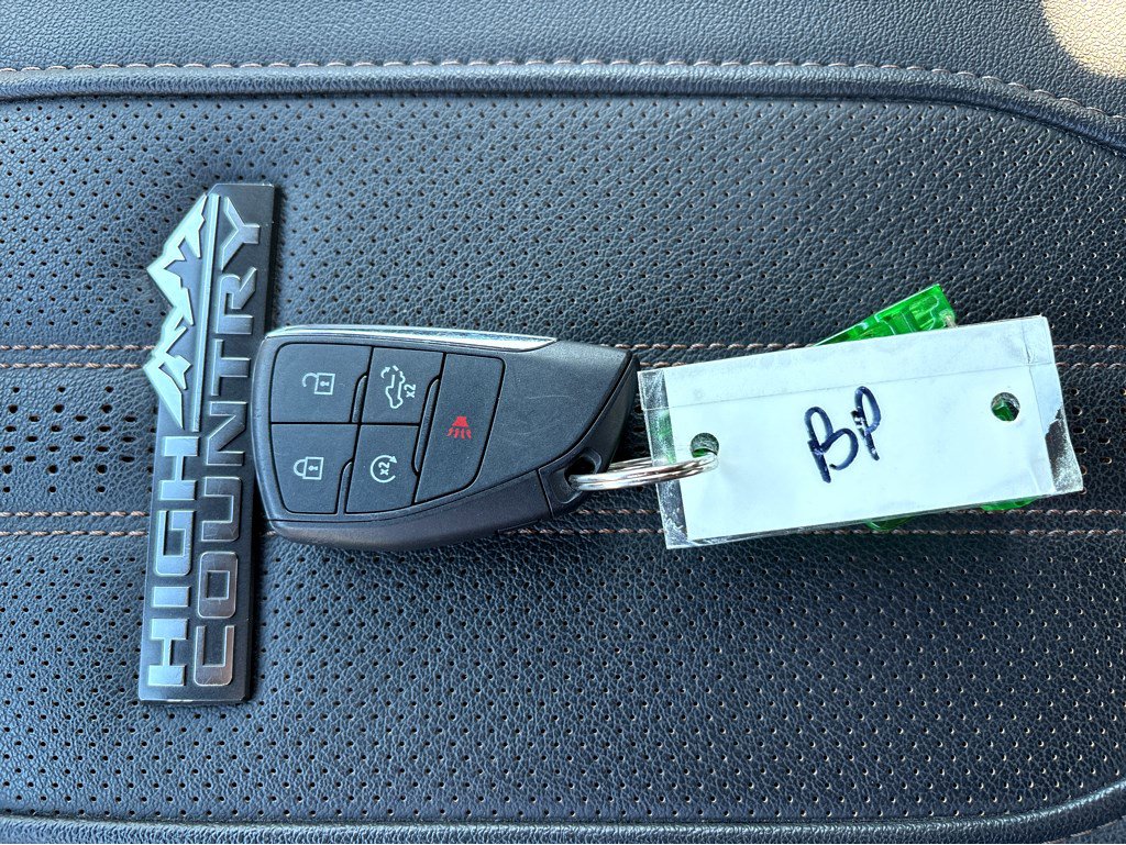 Used 2024 Chevrolet Silverado 2500 High Country w/ Midnight Edition image 33