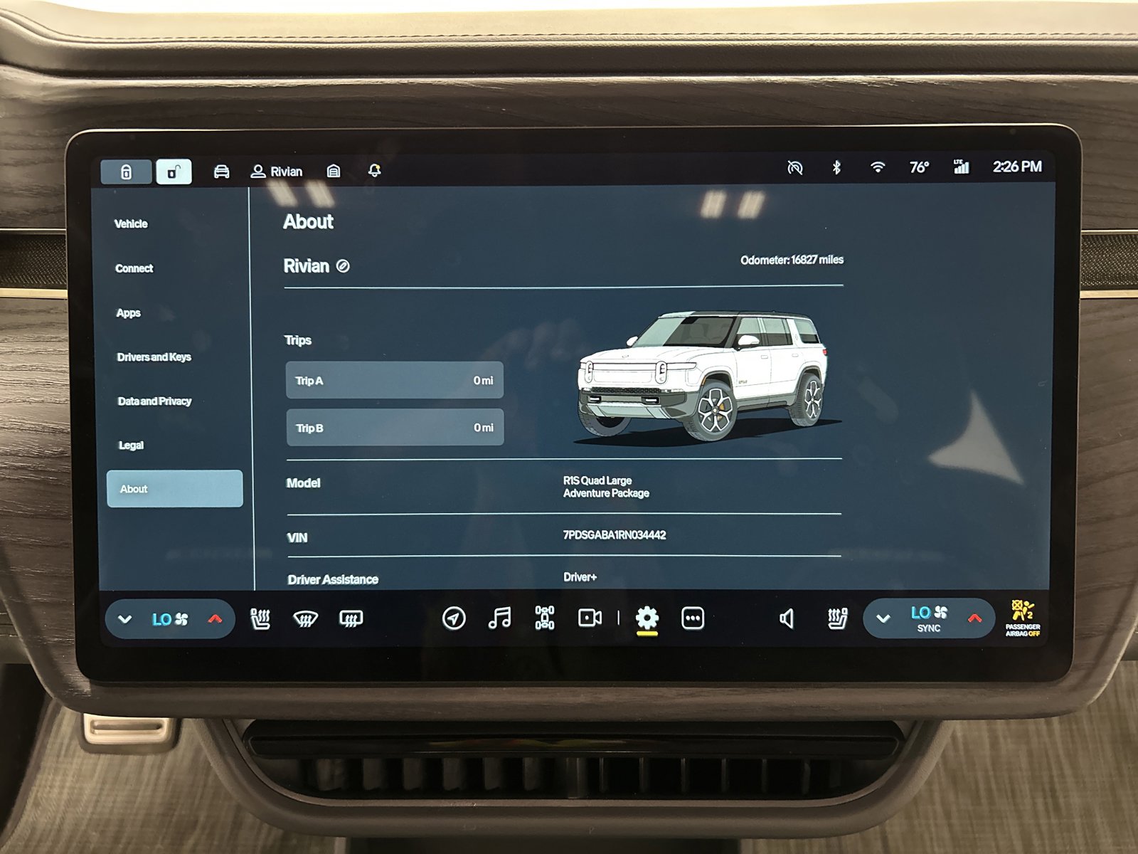 Used 2024 Rivian R1S Adventure image 29