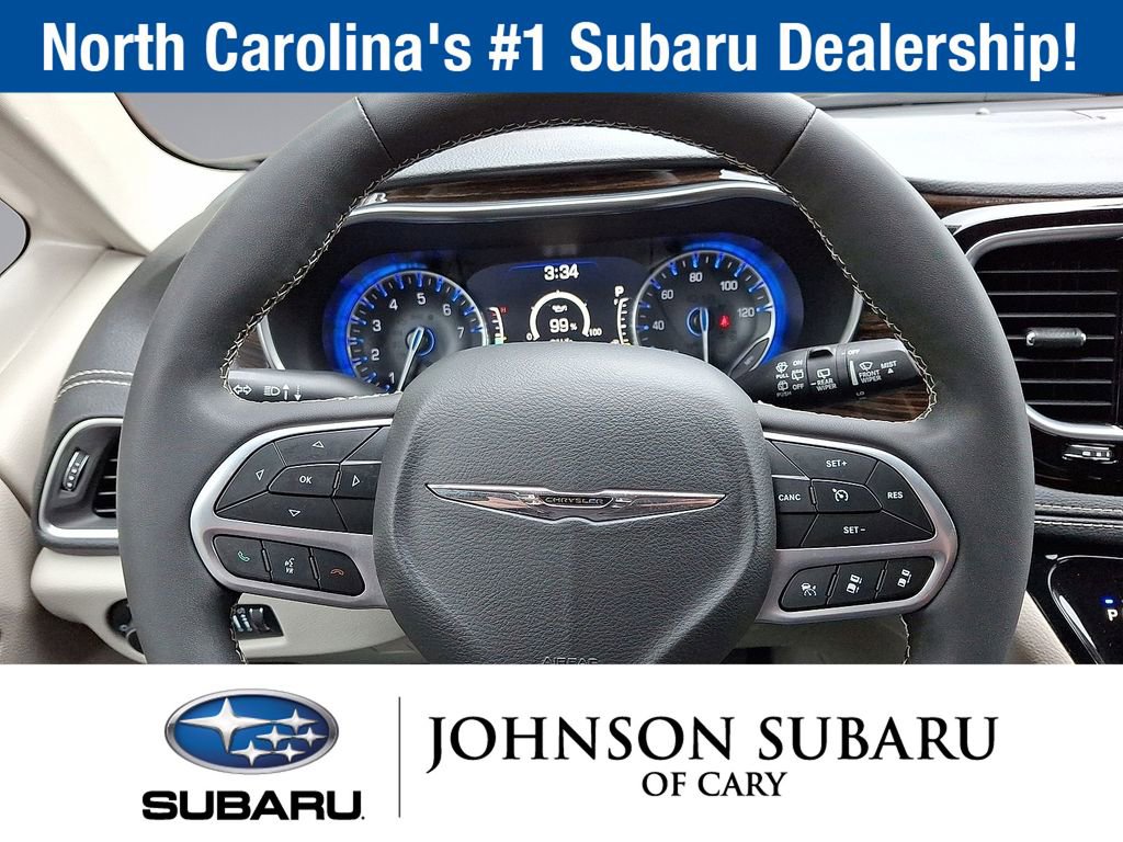 Used 2022 Chrysler Pacifica Limited FWD image 18