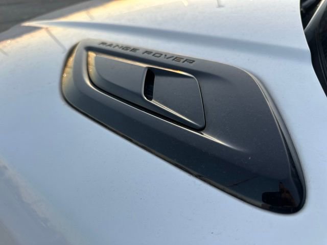 Used 2020 Land Rover Range Rover Sport HST image 11