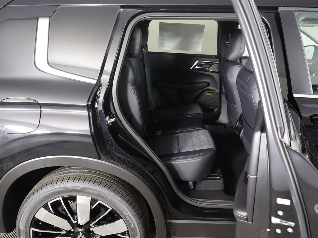 New 2026 Mitsubishi Outlander SE FWD image 35