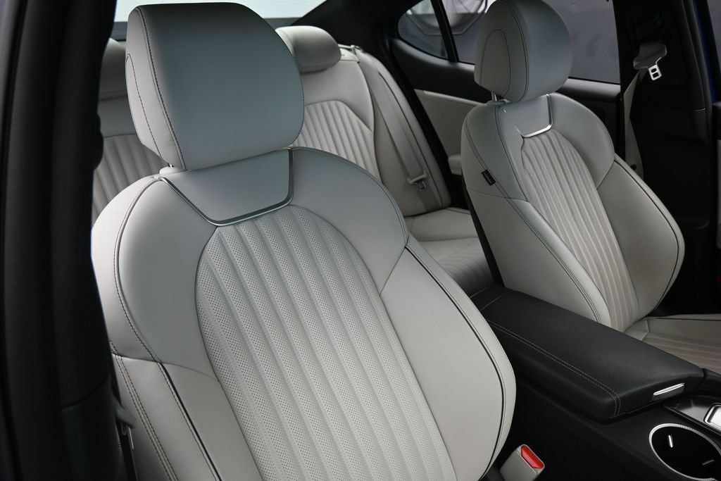 Used 2024 Genesis G70 3.3T Advanced RWD image 42