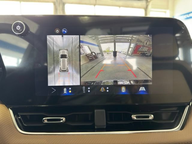New 2026 Chevrolet Equinox ACTIV w/ Convenience Package III AWD/4WD image 25