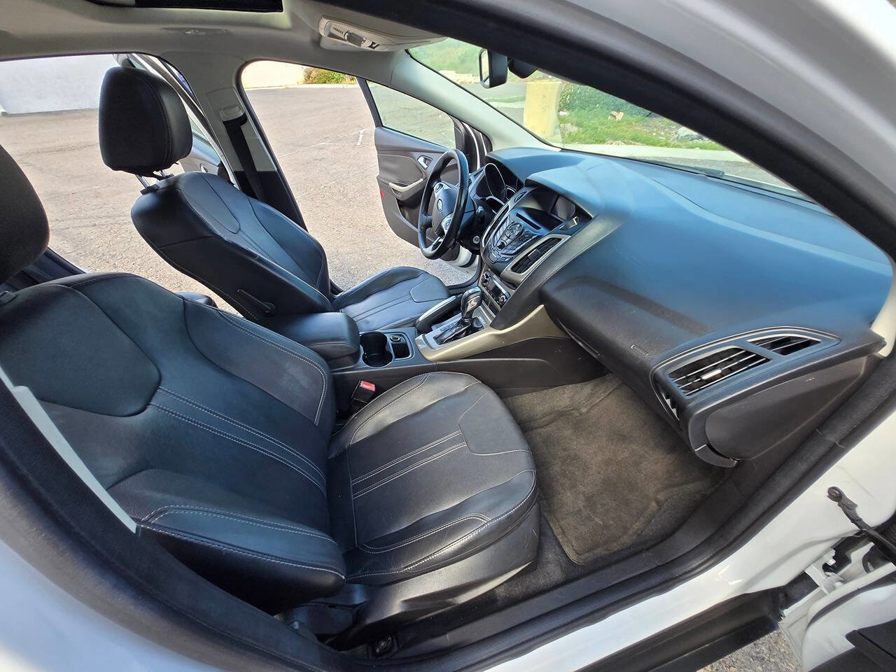 Used 2012 Ford Focus SEL FWD image 34