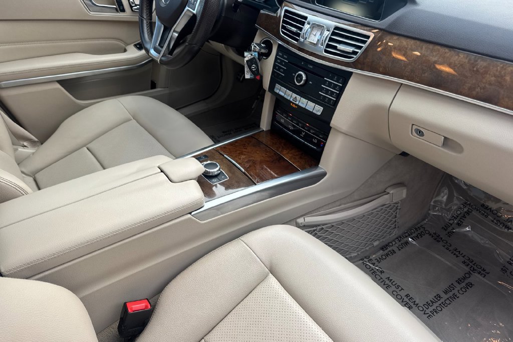 Used 2016 Mercedes-Benz E 350 4MATIC Wagon image 21