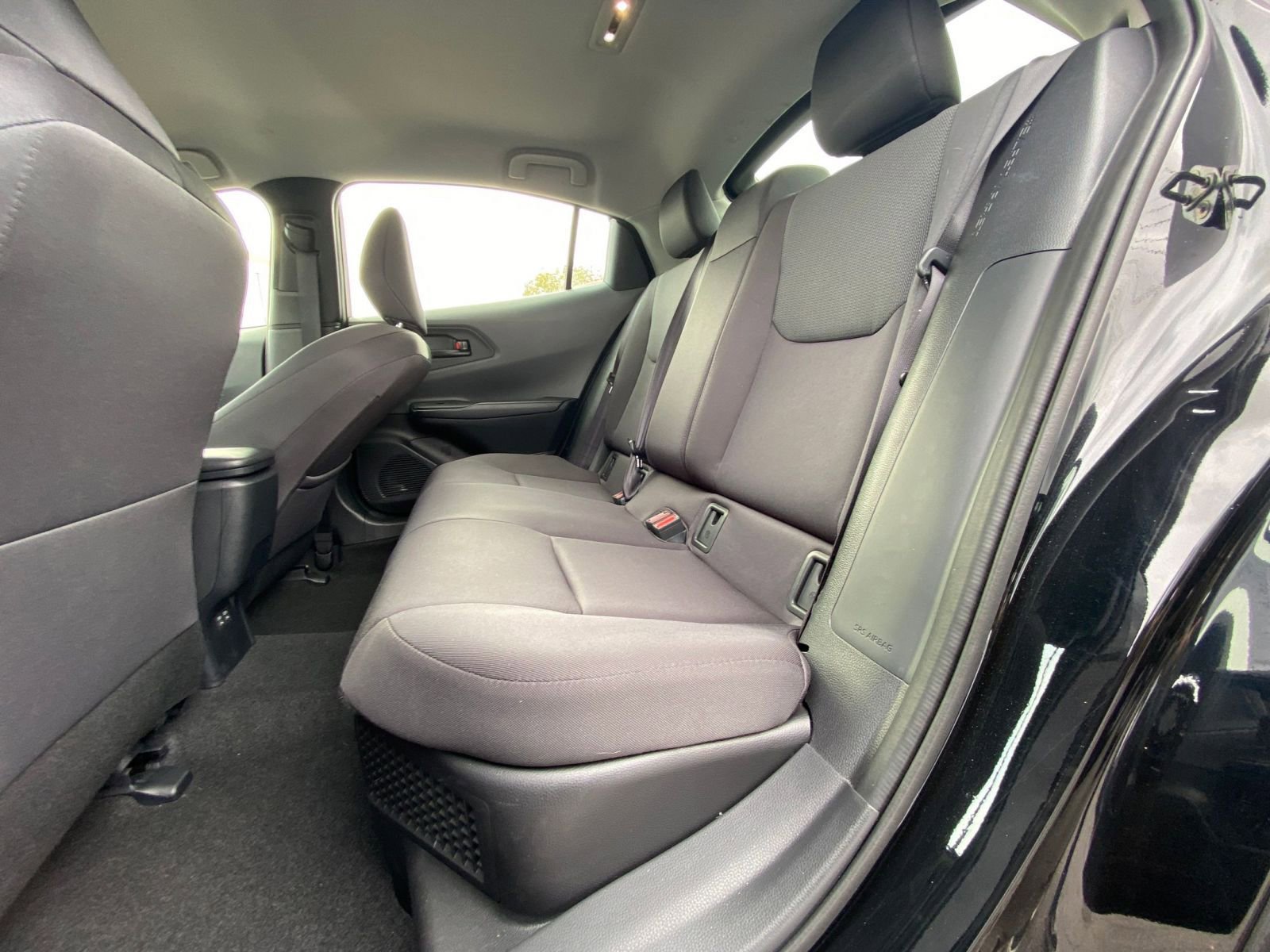 Used 2025 Toyota Prius LE image 37