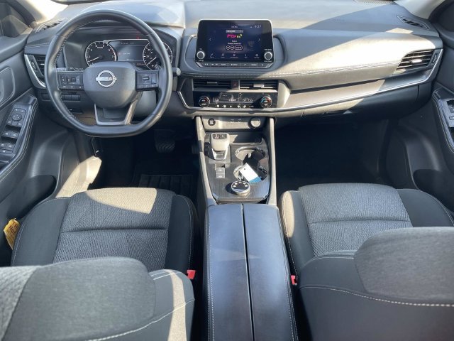 Used 2025 Nissan Rogue SV AWD/4WD image 16