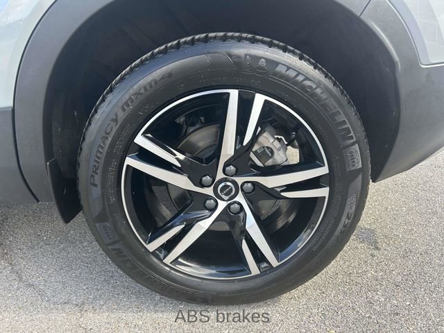 Used 2024 Volvo XC40 B5 Core image 8
