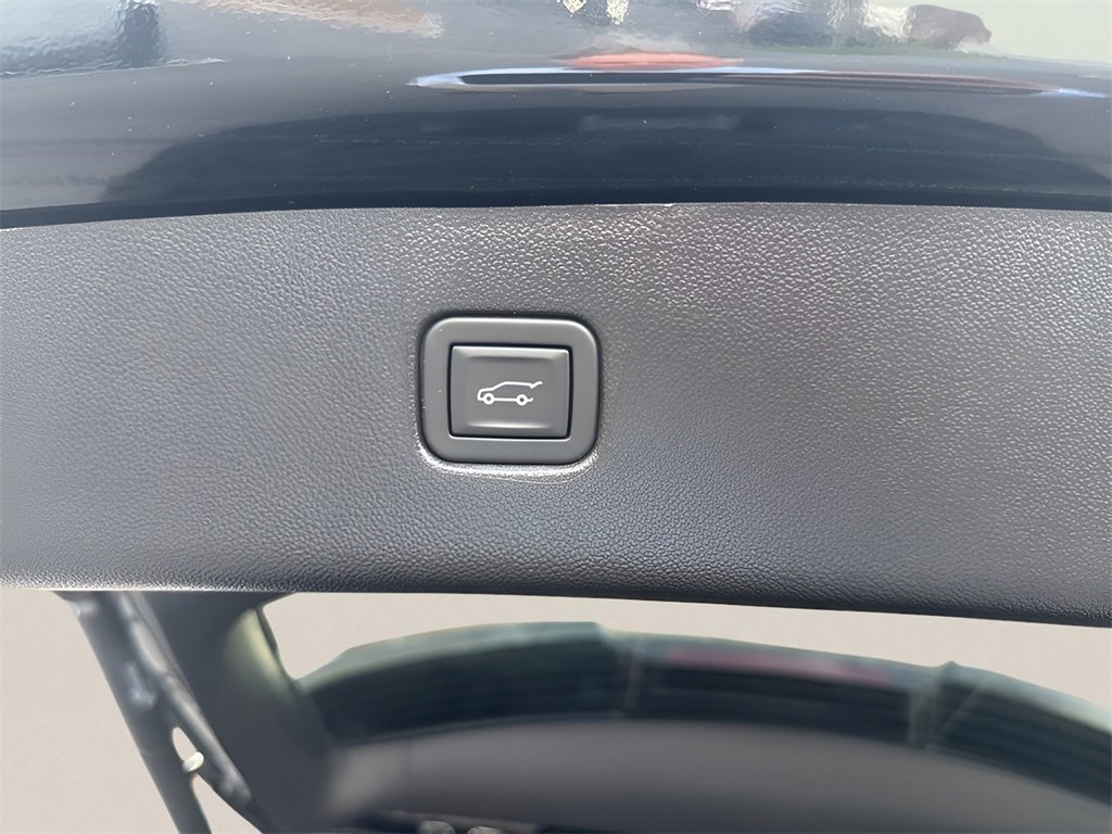 Used 2023 Chevrolet Blazer RS w/ Enhanced Convenience Package image 11