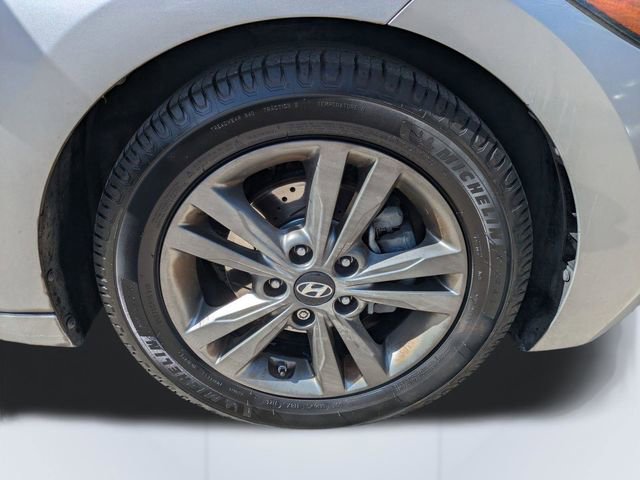 Used 2017 Hyundai Elantra SE image 11