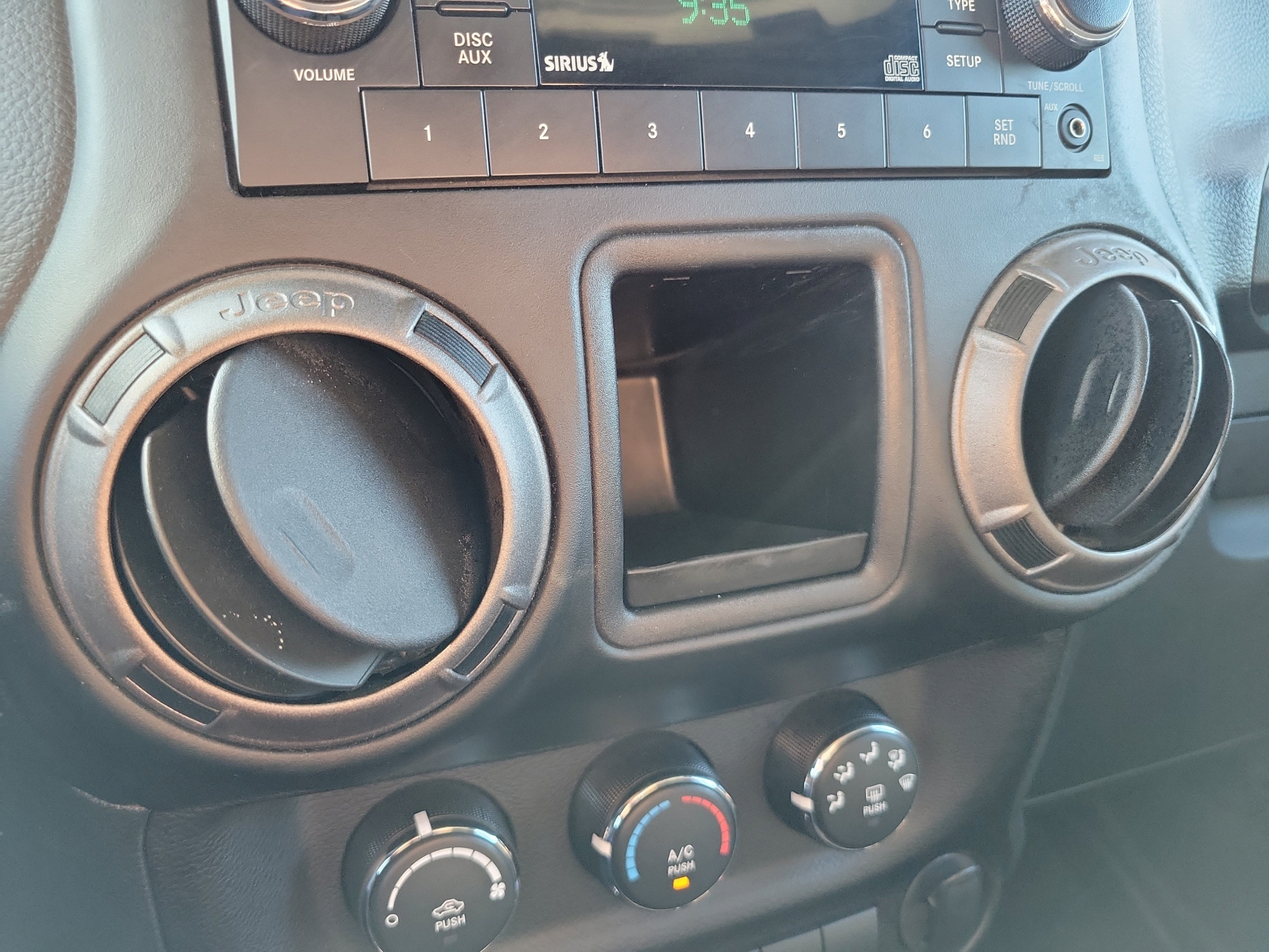 Used 2018 Jeep Wrangler Sport AWD/4WD image 25