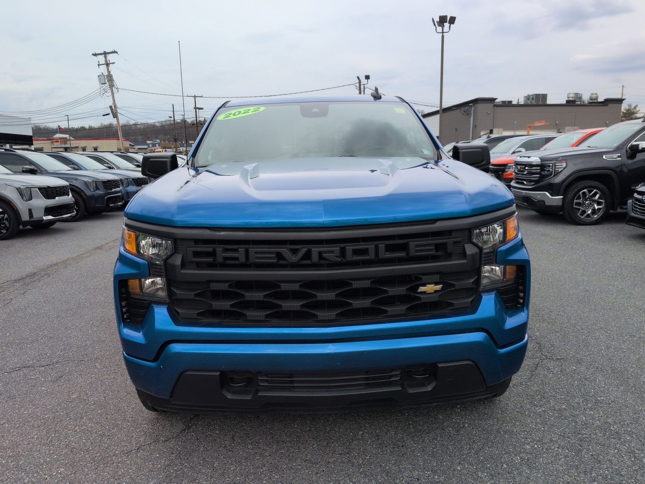 Used 2022 Chevrolet Silverado 1500 Custom image 2