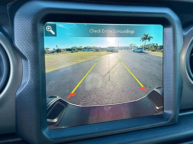 Used 2023 Jeep Gladiator Sport S image 14