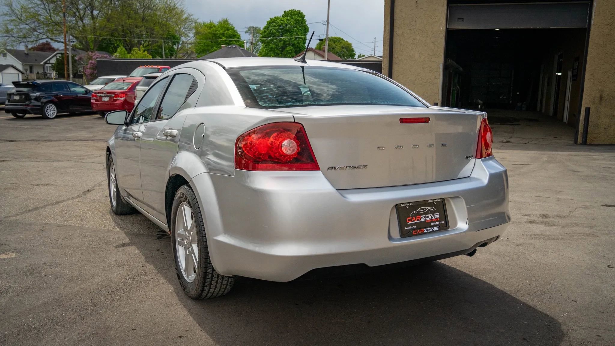 Used 2012 Dodge Avenger SXT FWD image 8