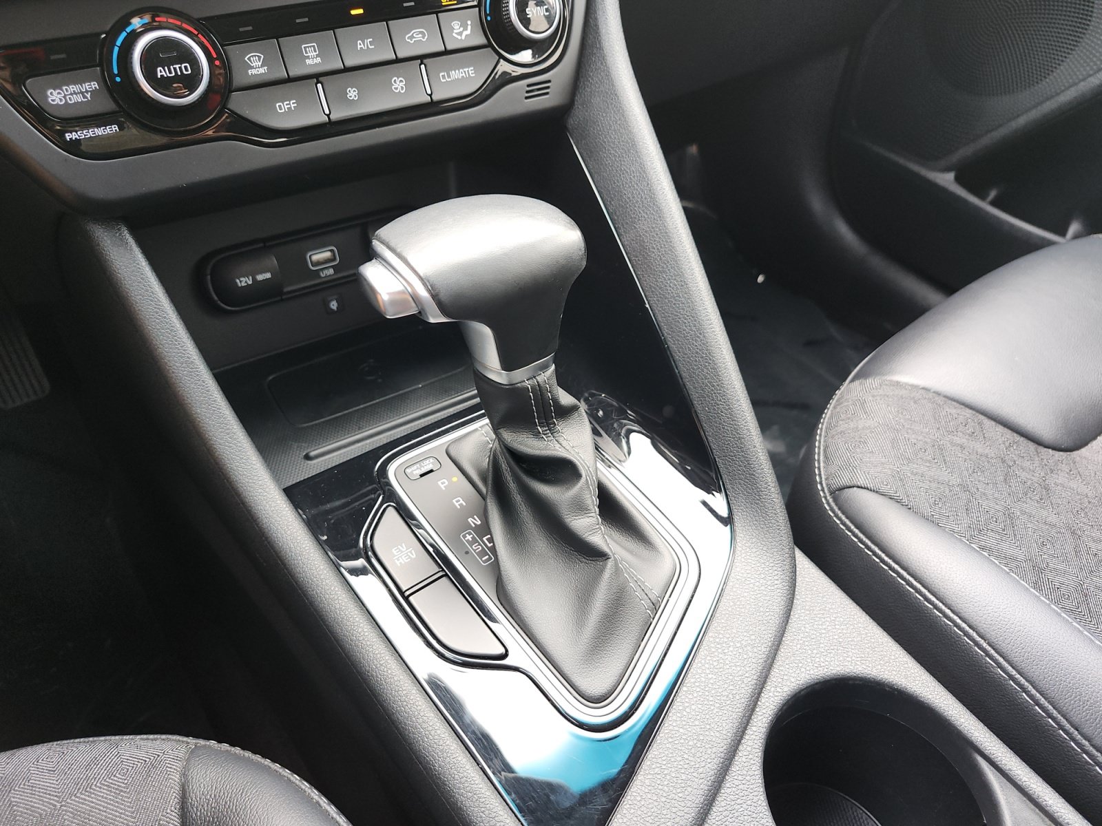 Used 2022 Kia Niro EX FWD image 21