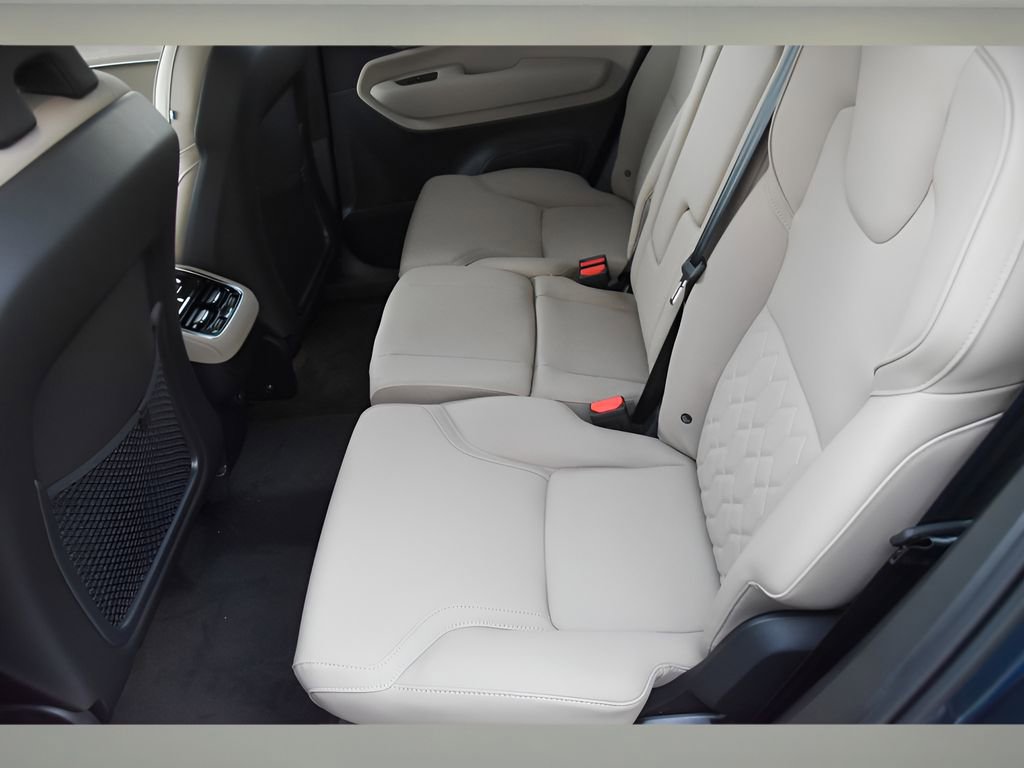 New 2026 Volvo XC90 B6 Plus w/ Protection Package Premier image 14