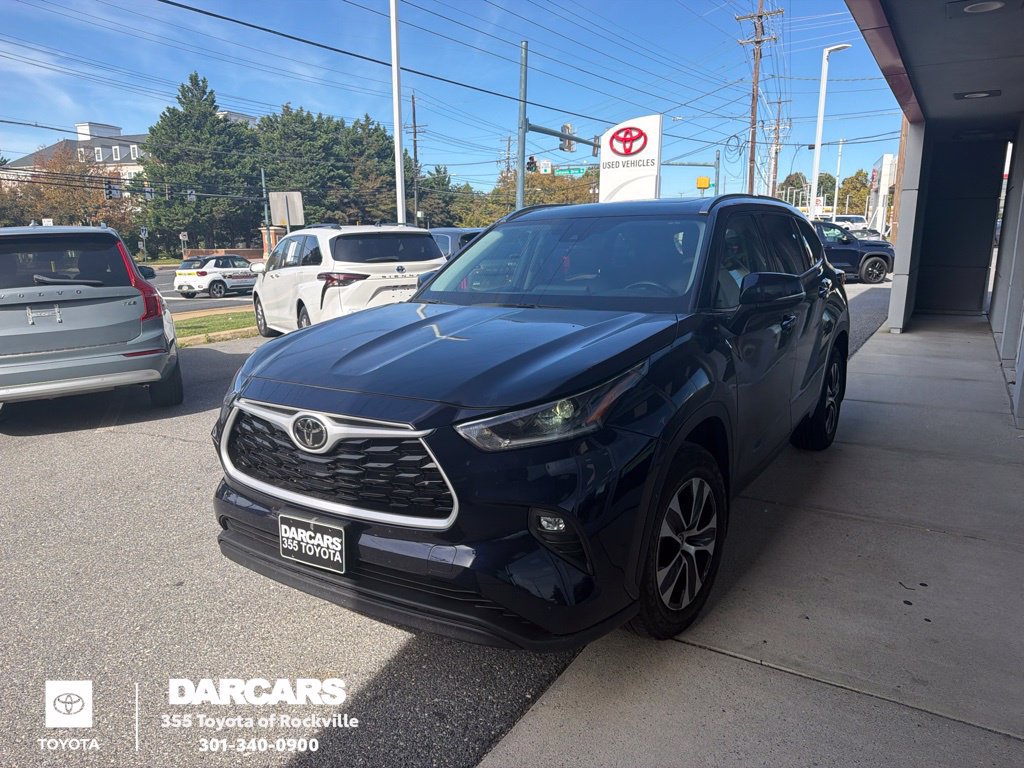 Used 2021 Toyota Highlander XLE