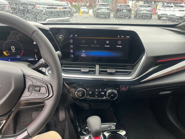 Used 2024 Chevrolet Trax RS FWD image 15