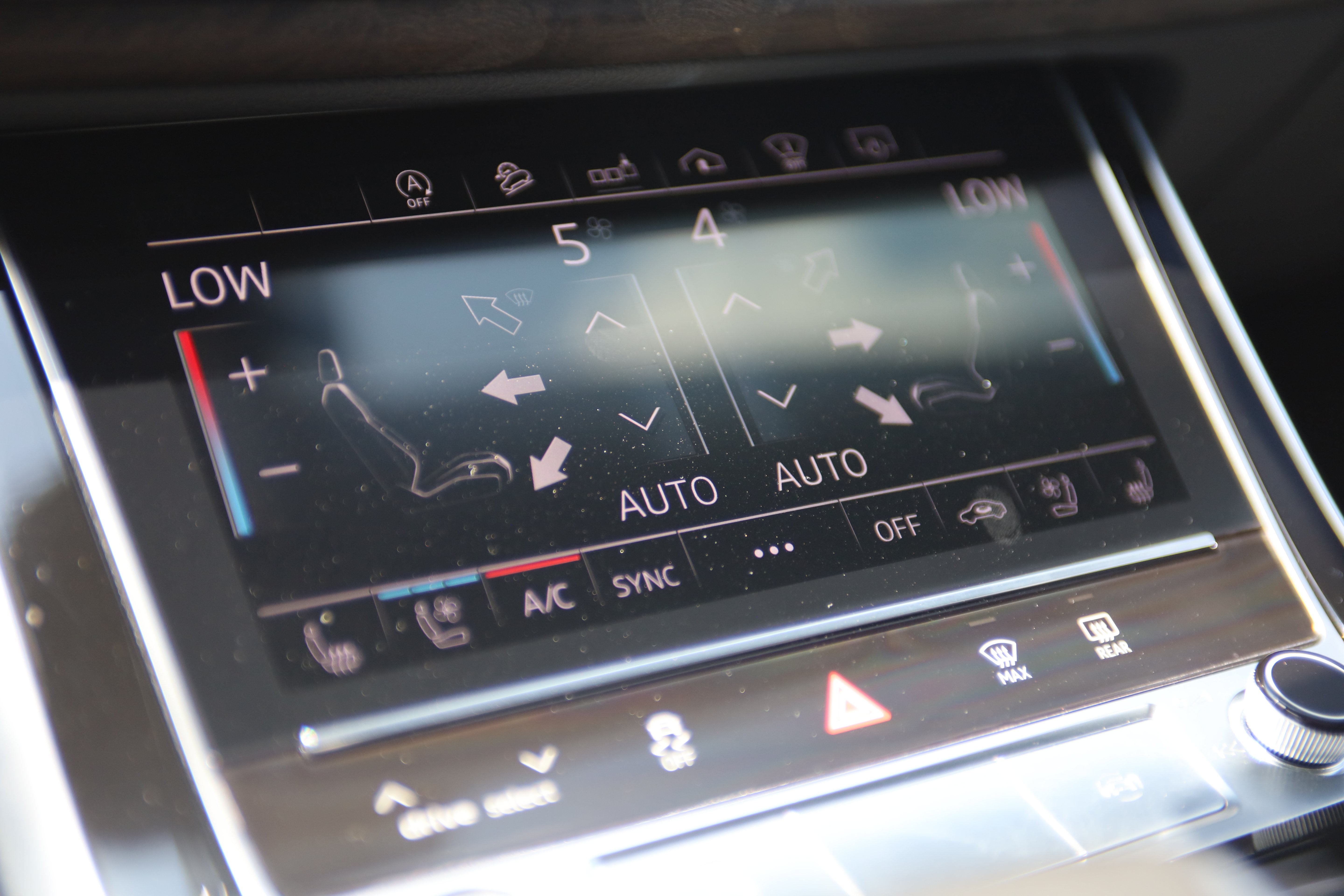 Used 2020 Audi Q8 Prestige w/ Prestige Package AWD/4WD image 32