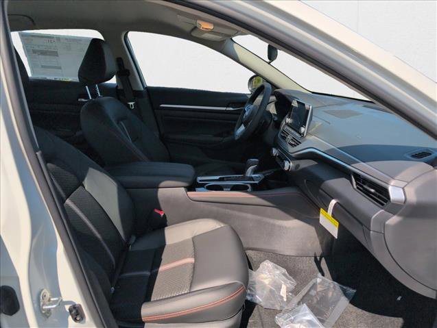 New 2025 Nissan Altima 2.5 SR image 23