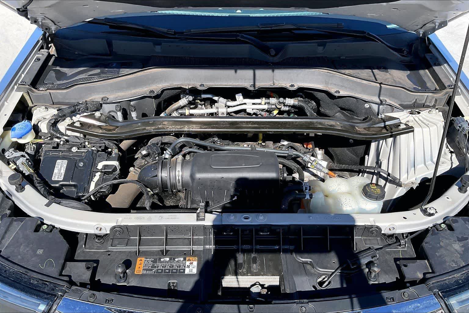 Used 2022 Ford Explorer Limited w/ Equipment Group 301A RWD image 9