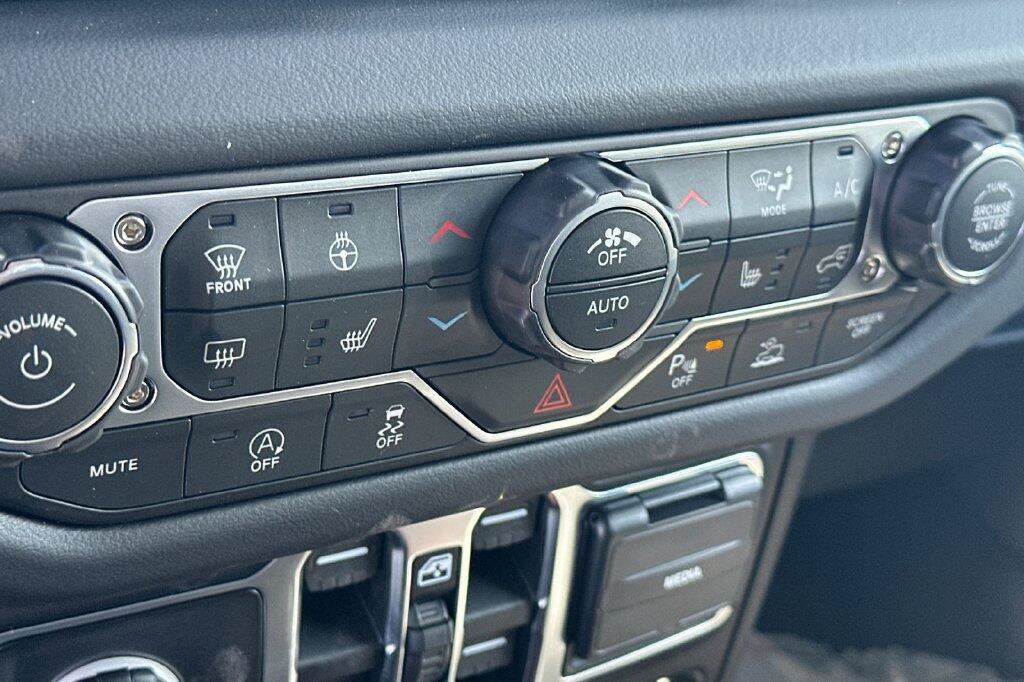 New 2026 Jeep Gladiator Rubicon w/ Safety Group AWD/4WD image 19