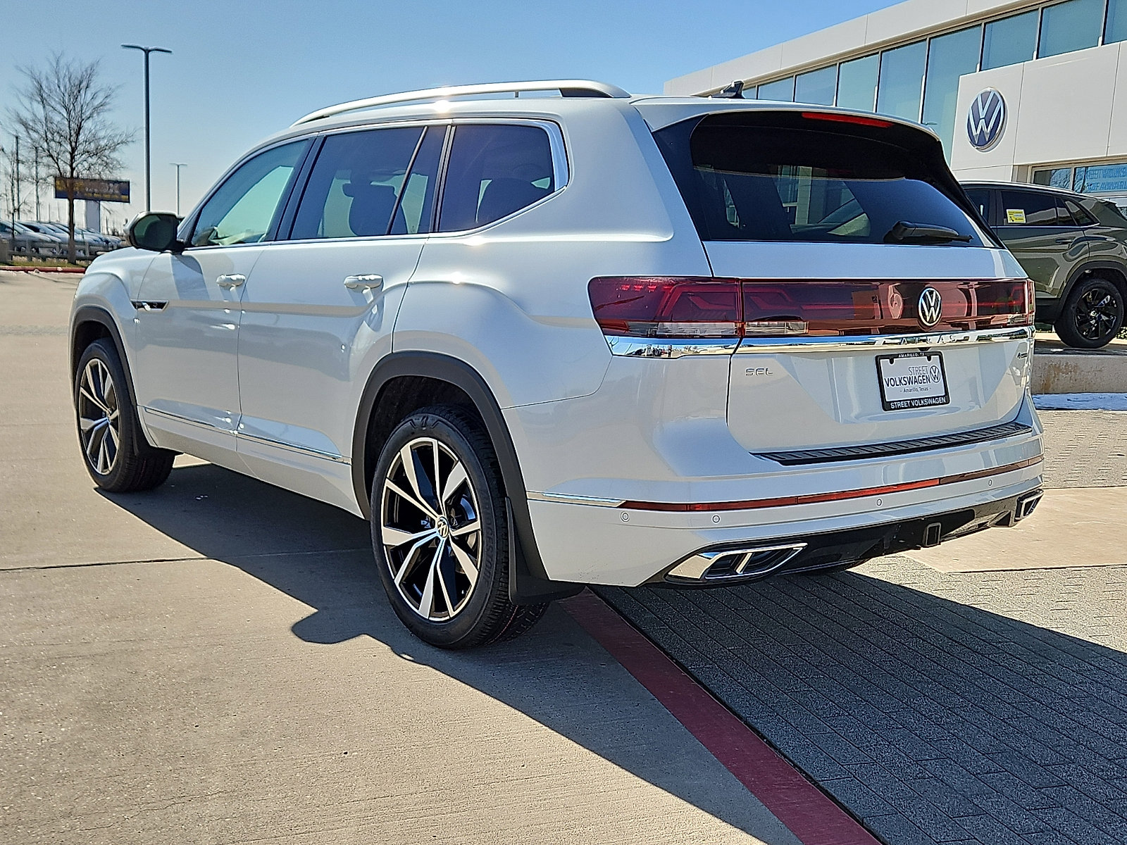 New 2026 Volkswagen Atlas SEL Premium R-Line image 2
