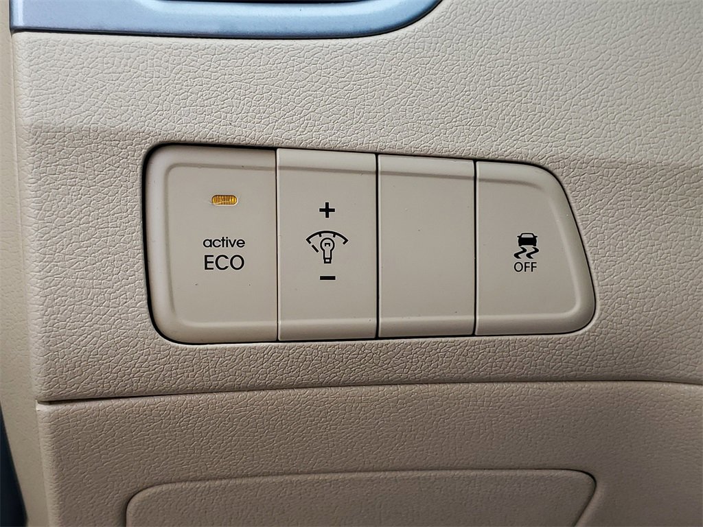 Used 2012 Hyundai Elantra Limited image 17