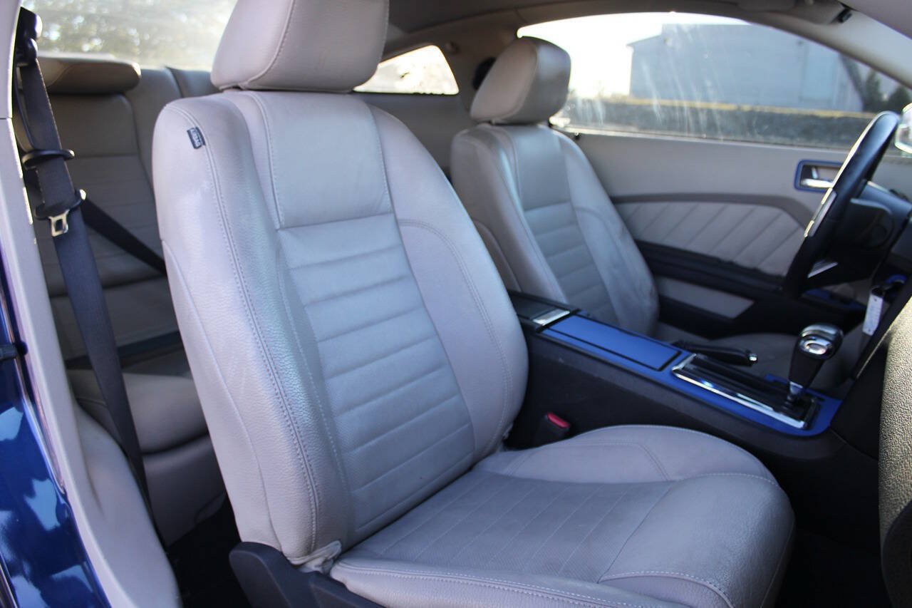 Used 2011 Ford Mustang GT Premium w/ Comfort Pkg RWD image 14