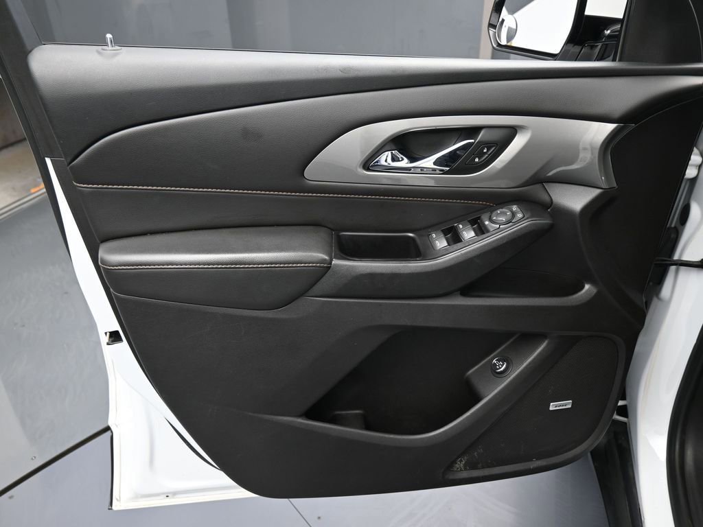 Used 2019 Chevrolet Traverse RS image 12