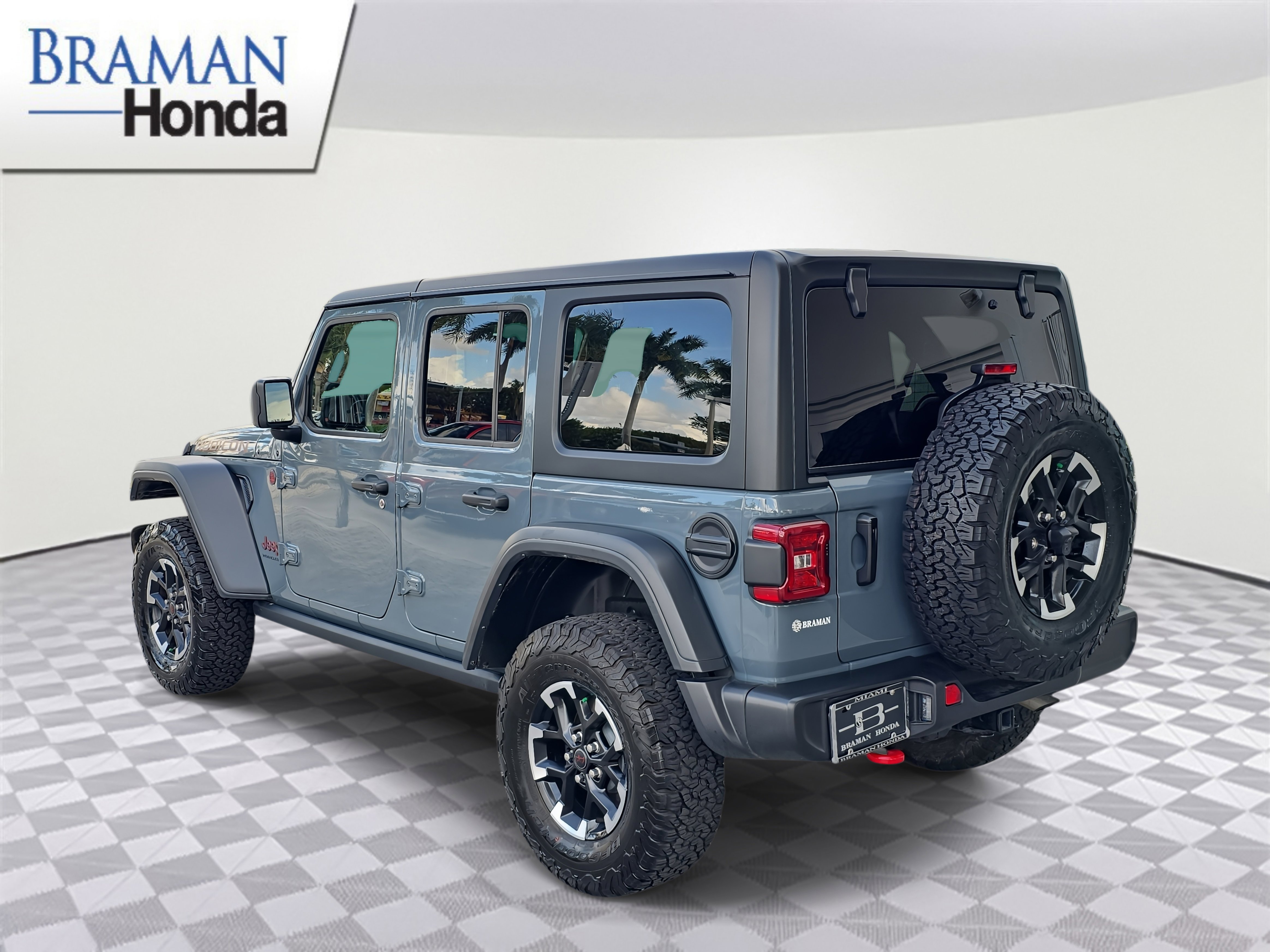 Used 2025 Jeep Wrangler Unlimited Rubicon image 4