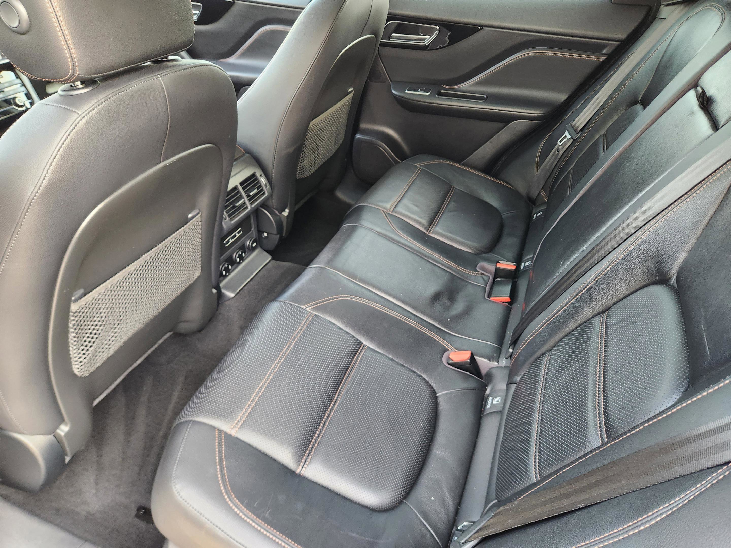 Used 2017 Jaguar F-PACE Prestige image 25