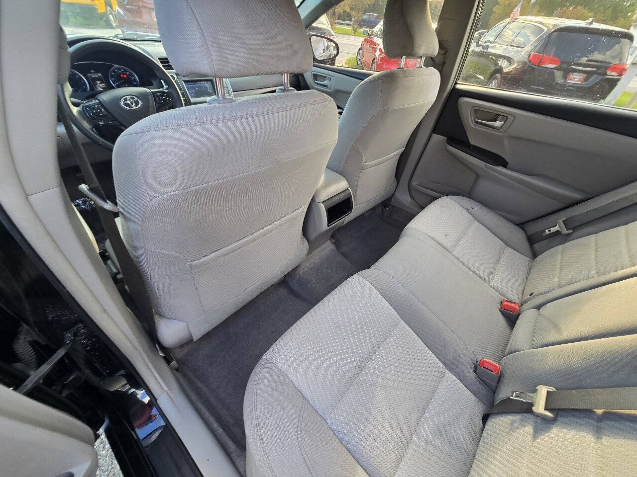 Used 2017 Toyota Camry LE FWD image 24