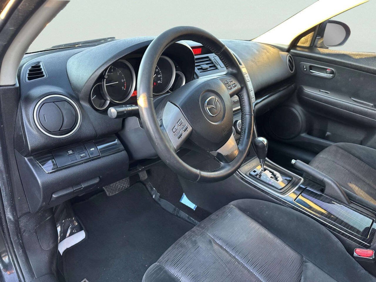 Used 2010 MAZDA MAZDA6 i Touring FWD image 25