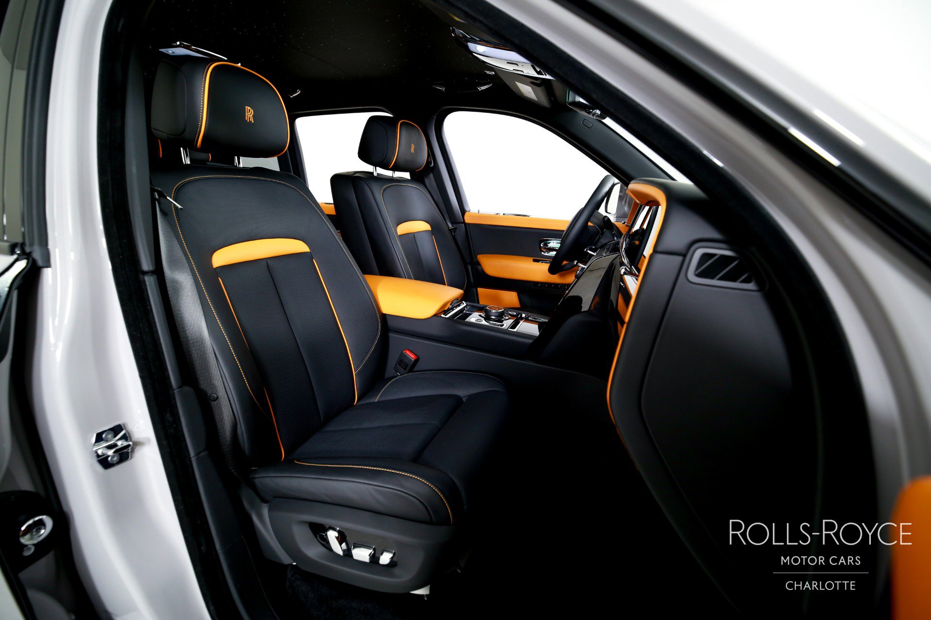 Used 2026 Rolls-Royce Cullinan Black Badge image 35