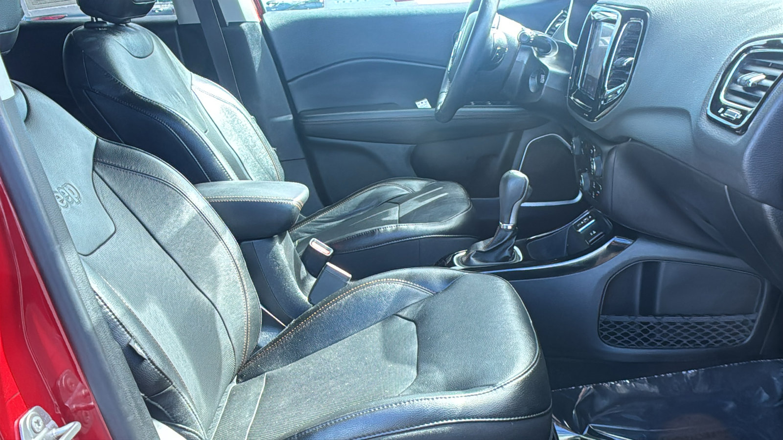 Used 2018 Jeep Compass Limited w/ Navigation Group FWD image 13
