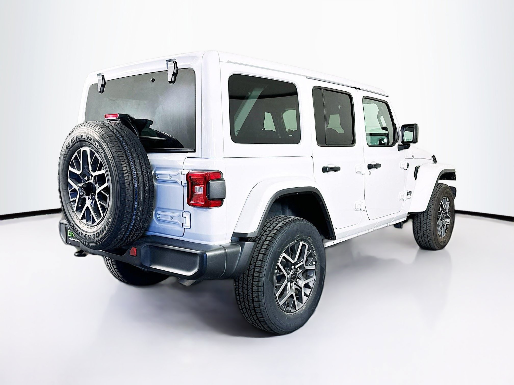 Used 2025 Jeep Wrangler Unlimited Sahara AWD/4WD image 9