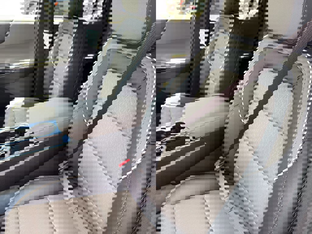 New 2026 Chevrolet Equinox LT w/ Convenience Package II image 14