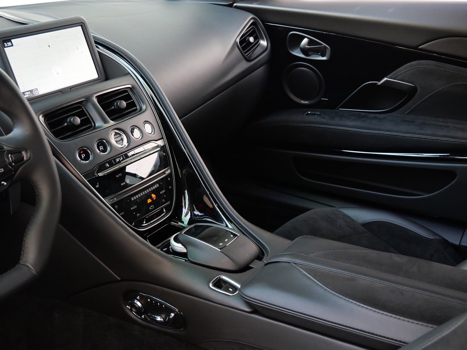 Used 2020 Aston Martin DBS Superleggera image 10