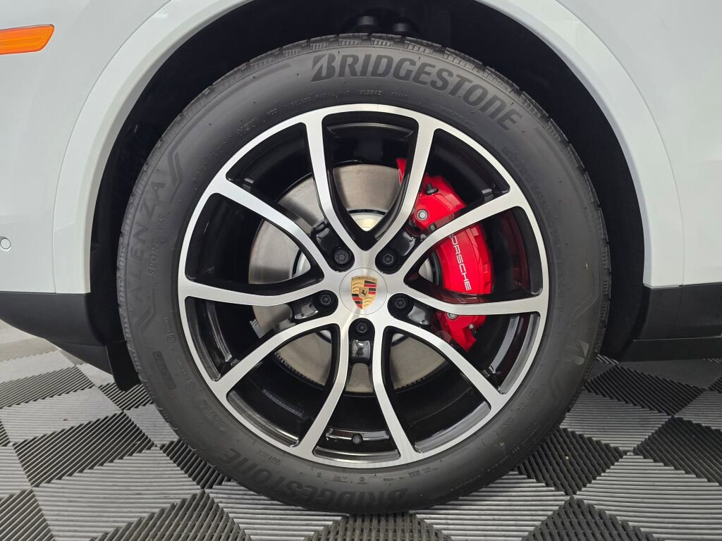 New 2025 Porsche Cayenne S image 24