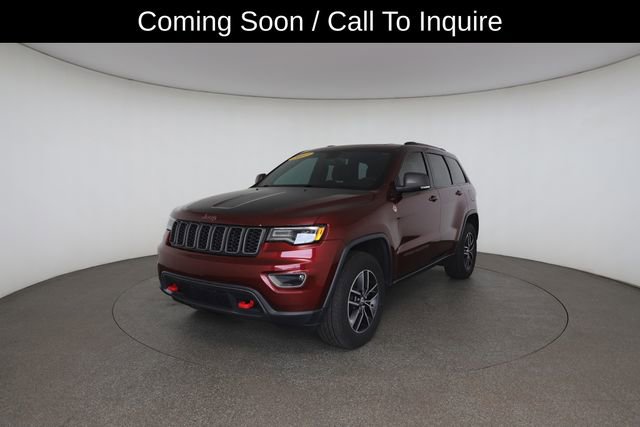 Used 2017 Jeep Grand Cherokee Trailhawk w/ Trailhawk Luxury Group AWD/4WD image 2