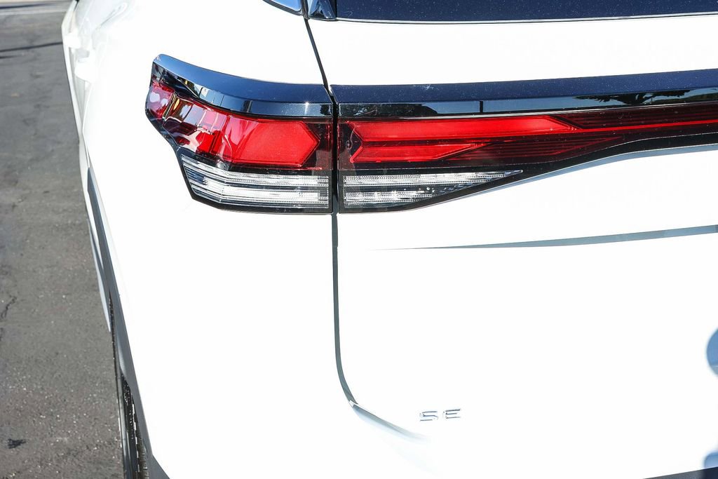 New 2026 Volkswagen Tiguan SE image 9