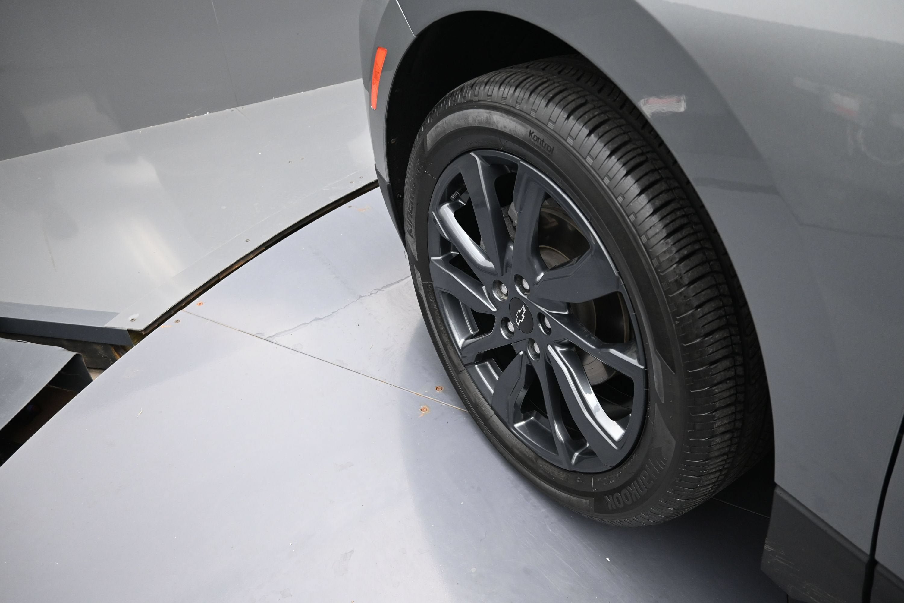 Certified 2023 Chevrolet Equinox RS FWD image 34