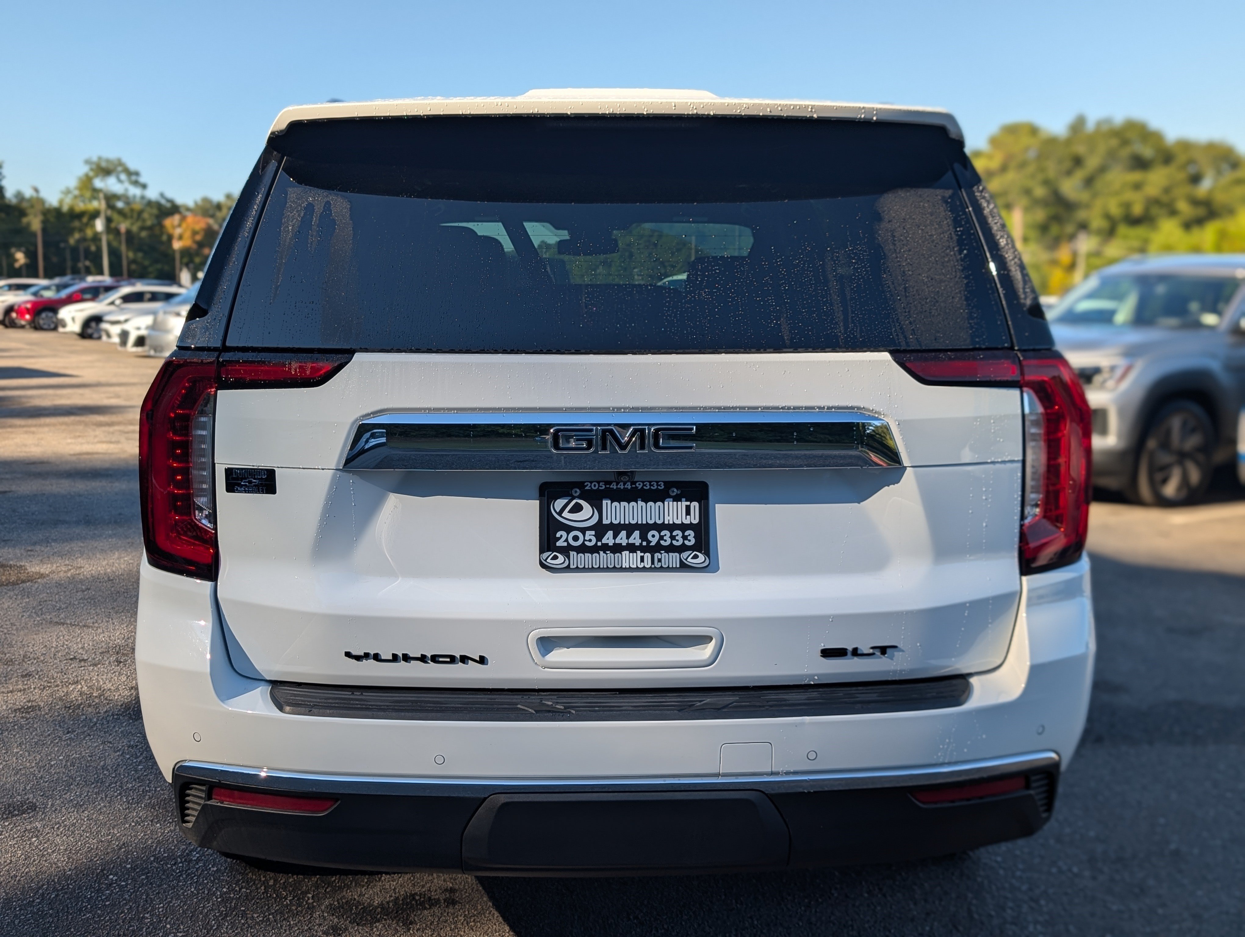 Used 2024 GMC Yukon SLT w/ SLT Premium Package AWD/4WD image 8