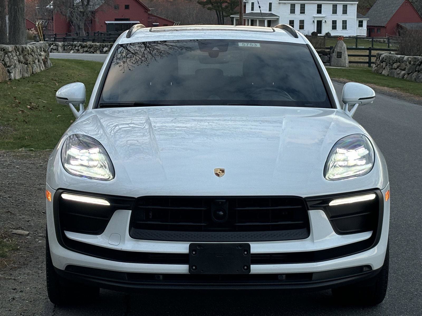 Used 2022 Porsche Macan Base w/ Premium Package Plus image 15