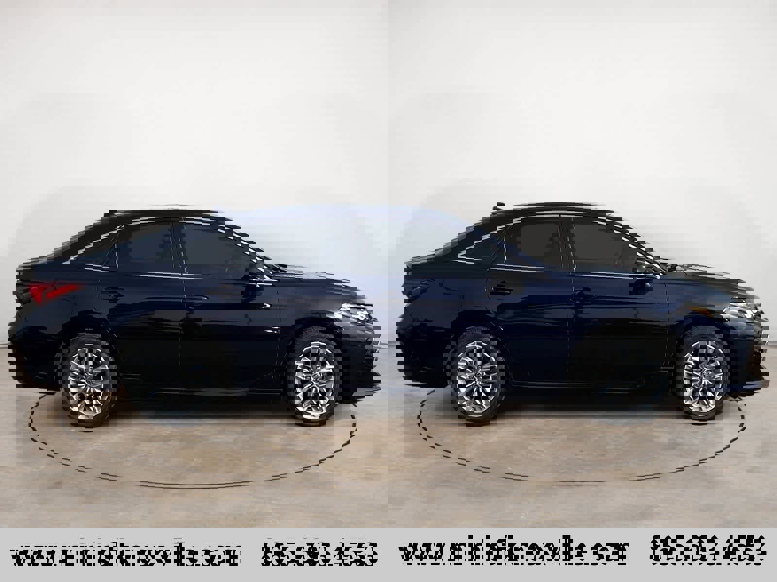 Used 2022 Toyota Avalon XLE image 2