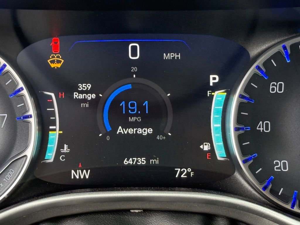 Used 2023 Chrysler Pacifica Touring-L image 16