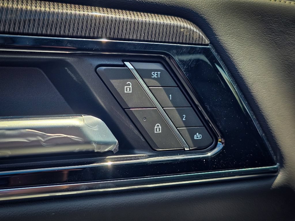 New 2026 GMC Yukon XL Elevation w/ Elevation Premium Package AWD/4WD image 10