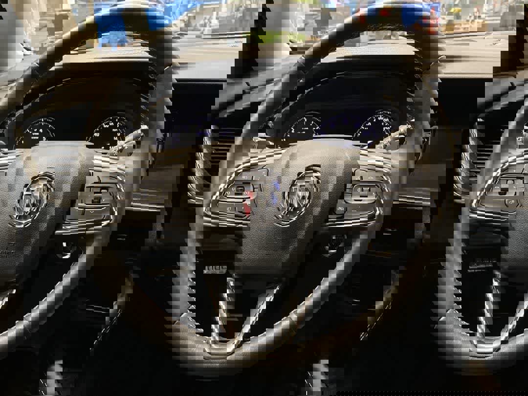 Used 2022 Buick Envision Essence w/ Technology Package I image 16